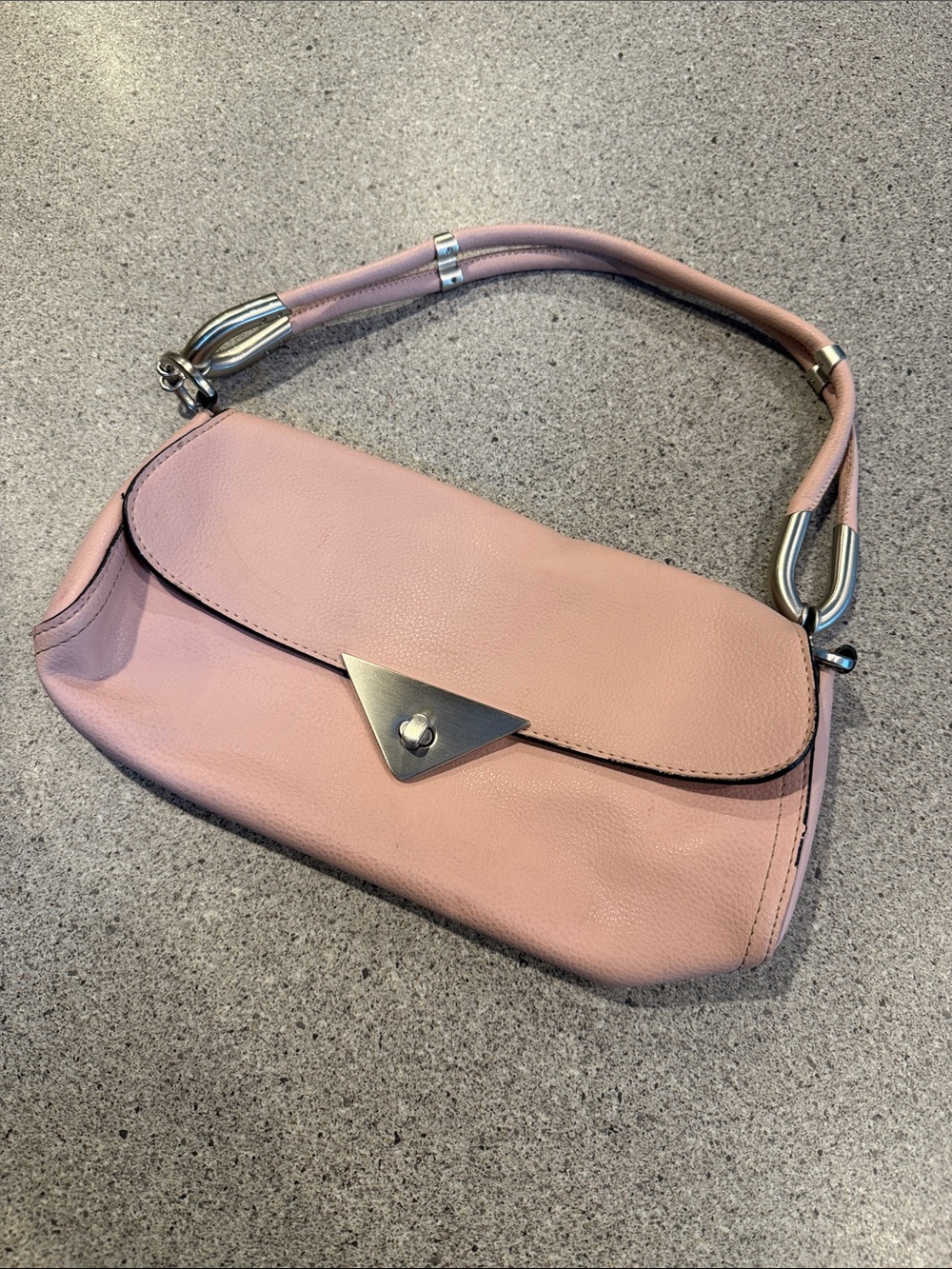 Quality Pink Leather Shoulder Bag - Sleek Triangle Clasp